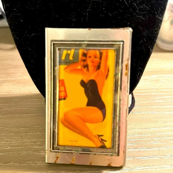 Vintage Pin-Up Girl Business Card Holder Retro Rare - Picture 1 of 5